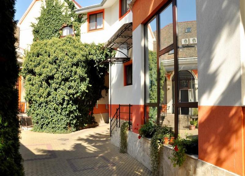 Hotel Cardinal Satu Mare Exterior photo