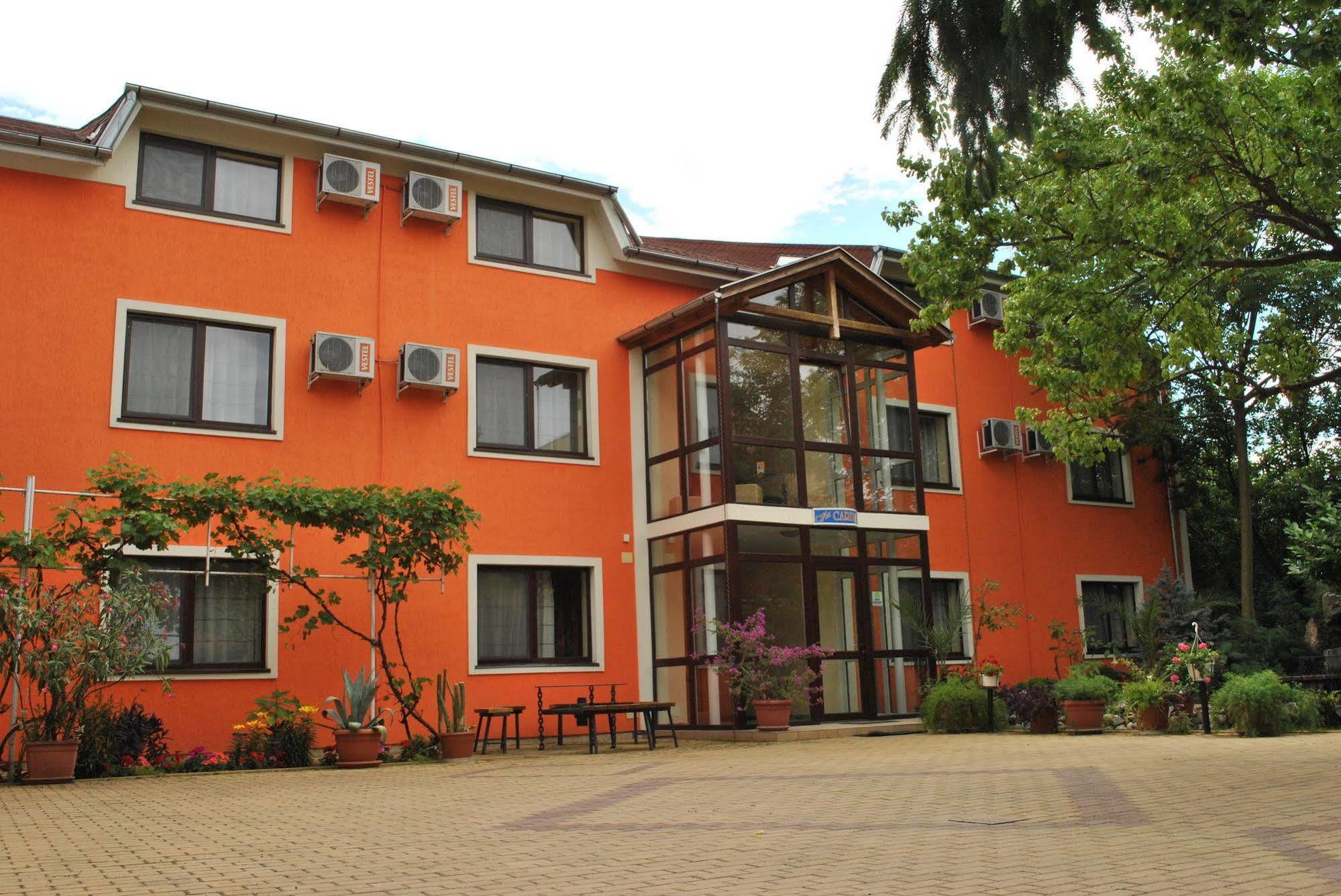 Hotel Cardinal Satu Mare Exterior photo